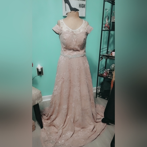 Bridal Dress - Picture 3 of 5